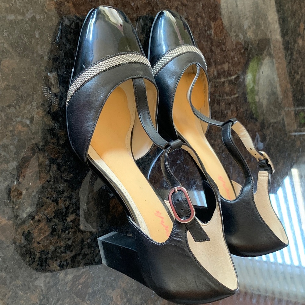 Naturalizer Black and Silver Heels